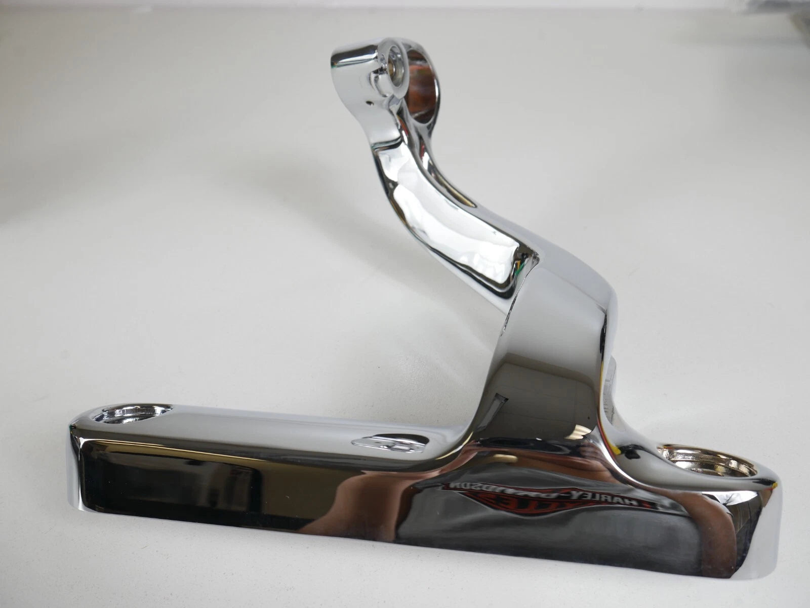 Right Turn Signal Fog Light Bracket for Harley Tri Glide (2009–2022) 67700239