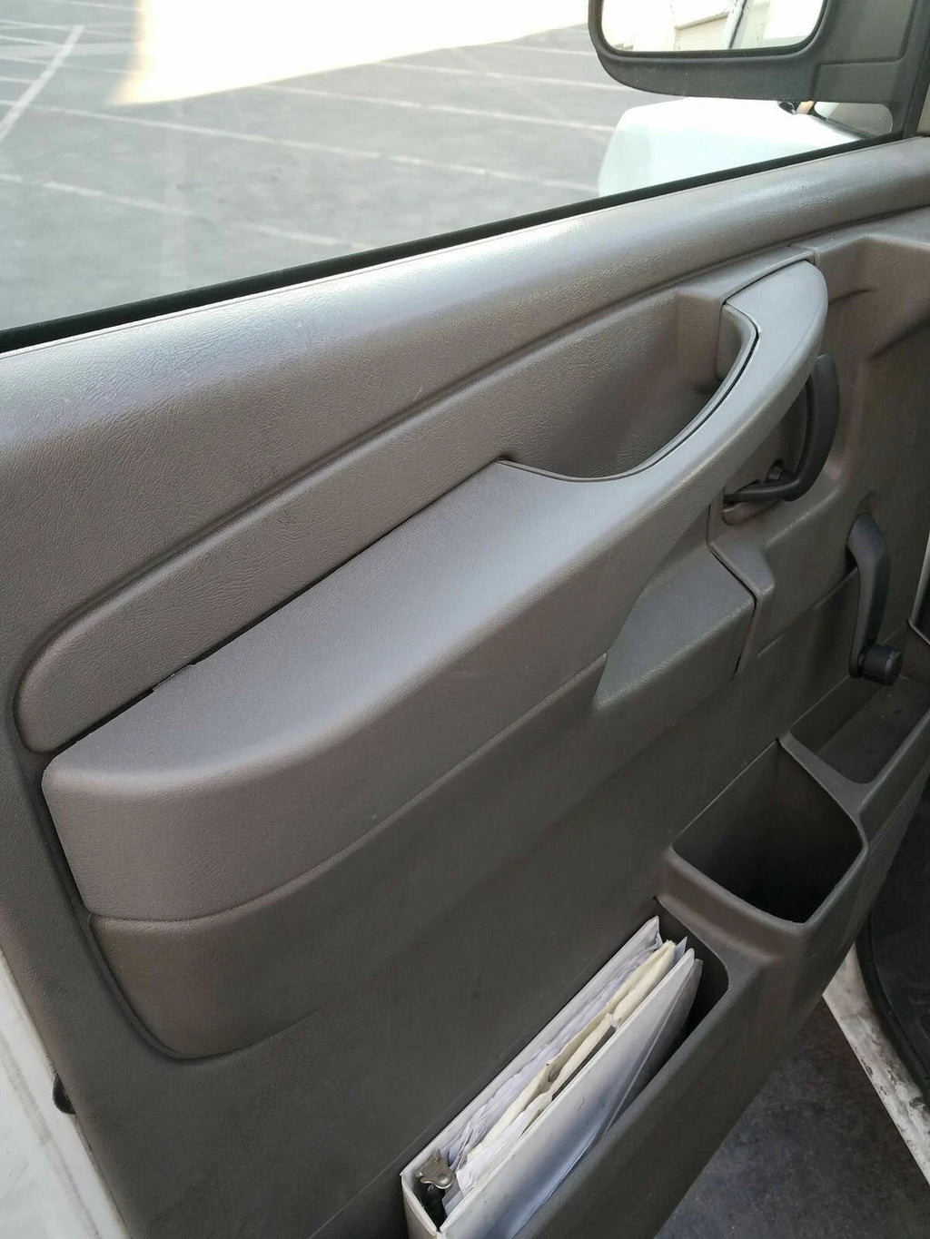 Inside Door Handle Complete Armrest LH for Express Van Savana (2003–2019)
