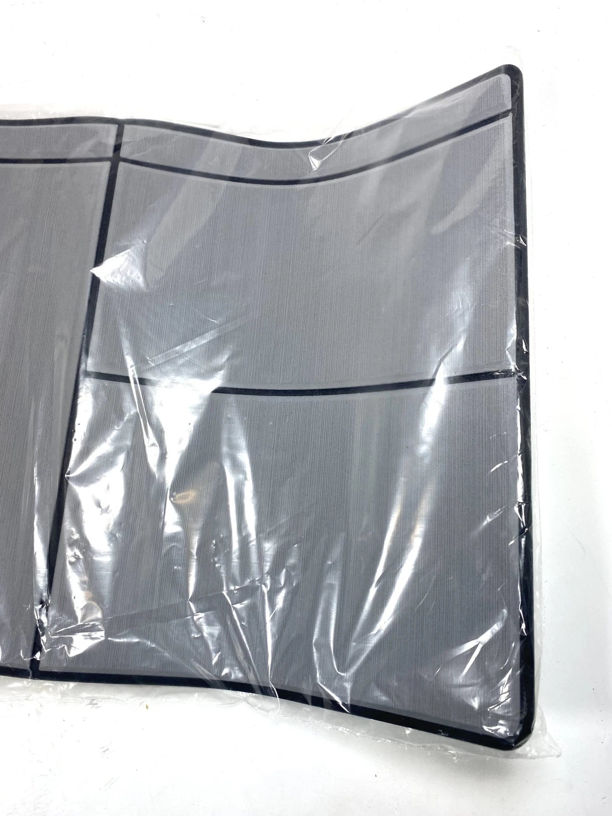 SeaDek Boat Mat 45659-80066-10 for Boat (25.5'' x 14.5'', Brushed Grey/Black)