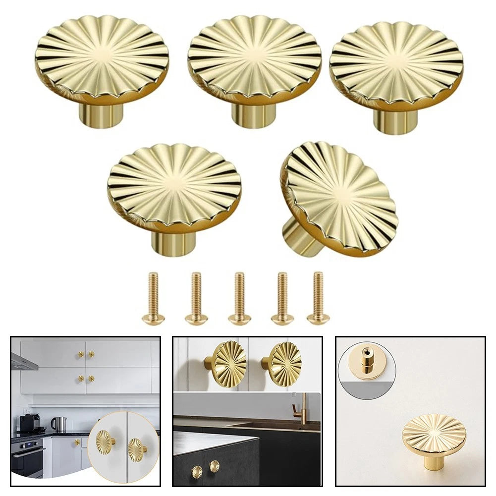 Set of 5 Zinc Alloy Round Drawer Knobs in Gold Finish