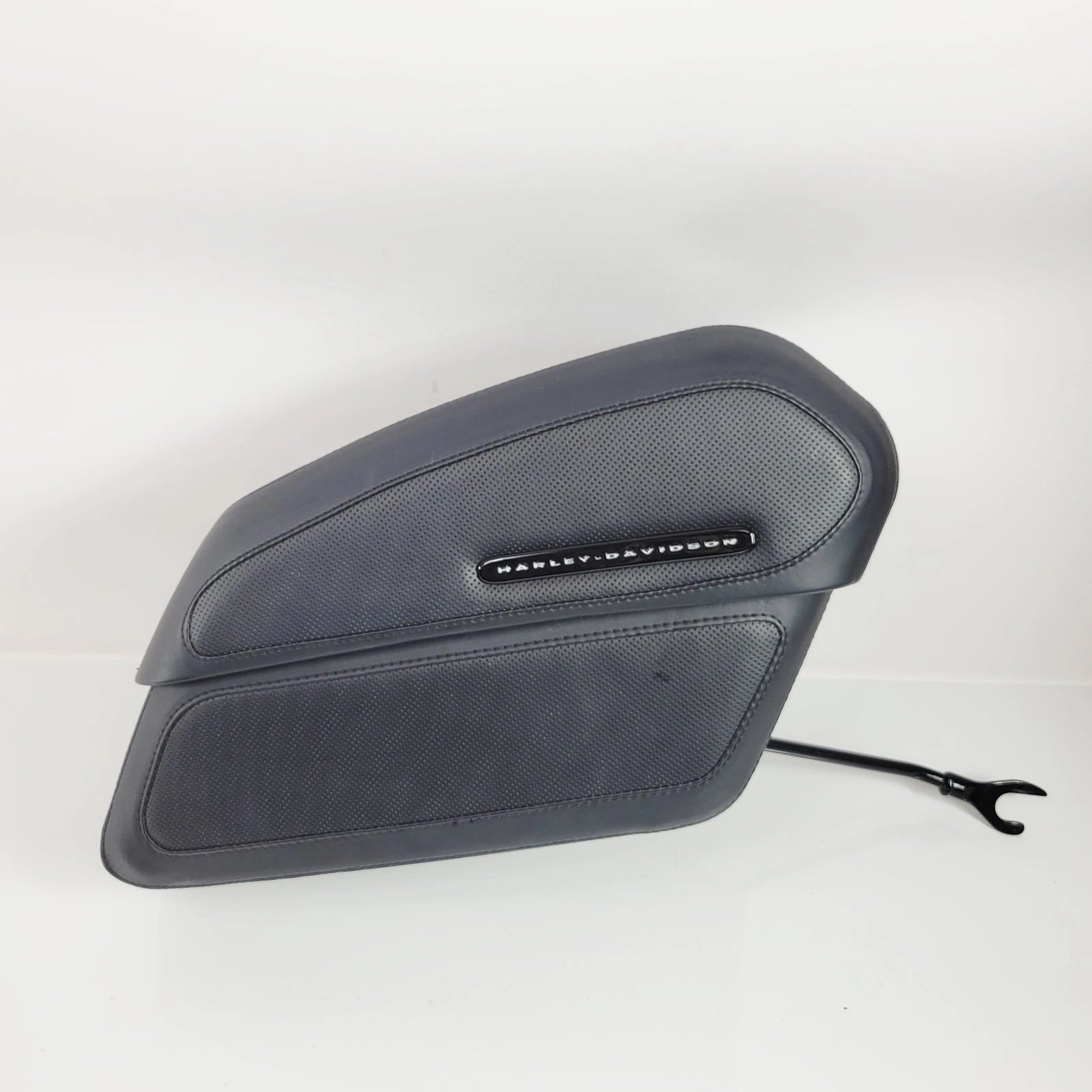 OEM Detachable Locking Saddlebag for Harley-Davidson Fatboy Breakout (2018–2025)