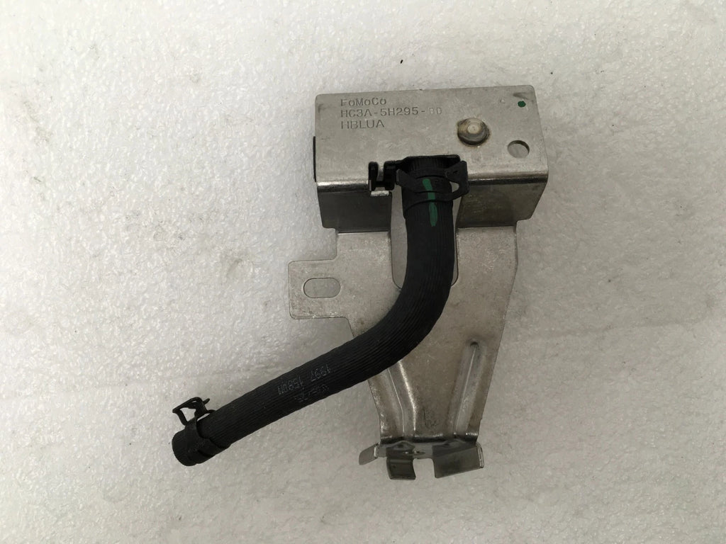 Exhaust Differential Pressure Sensor HC3Z9J460E for Ford F250 SD (2017–2019)