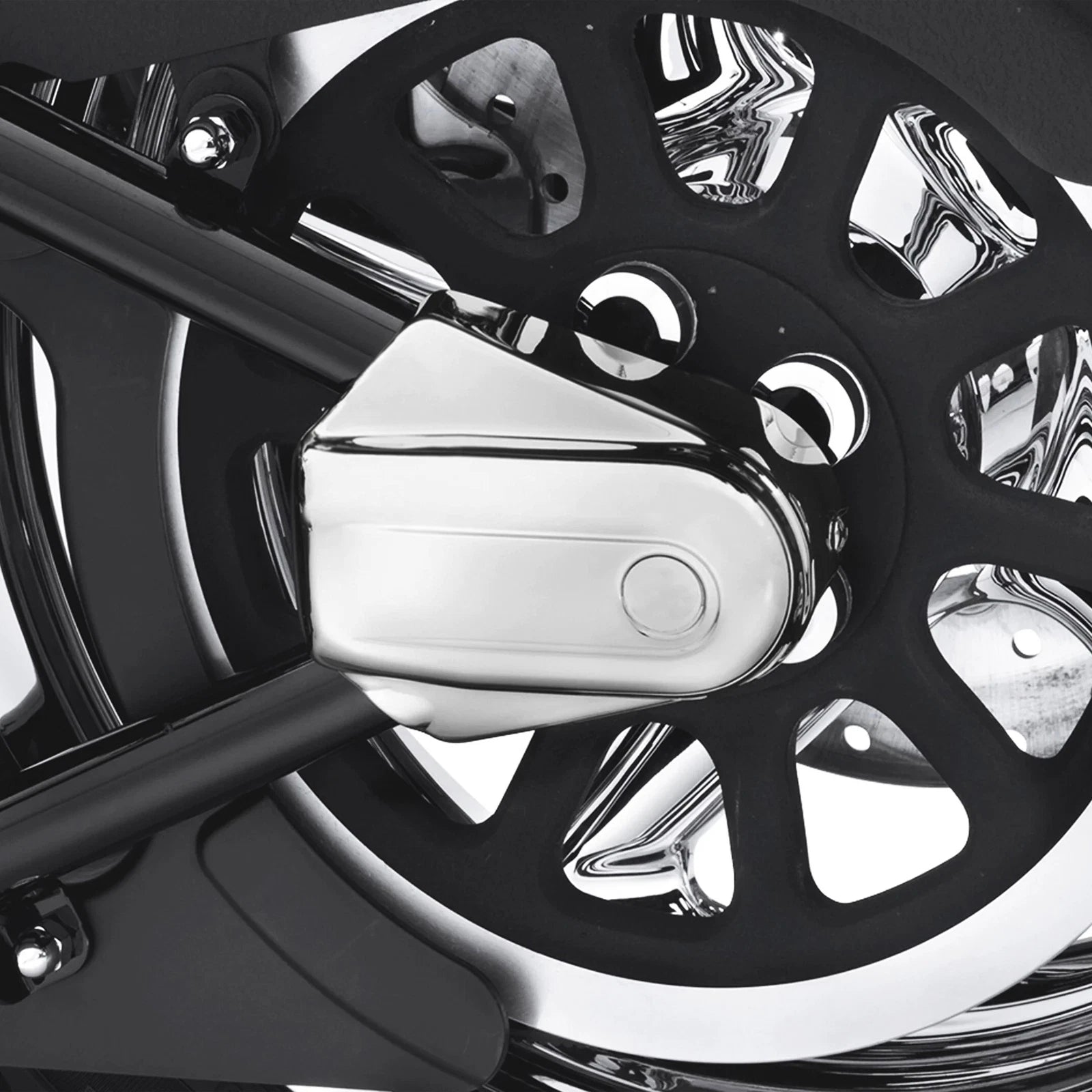 Chrome Rear Axle Covers for Harley Heritage Softail Deluxe (2008–2017)