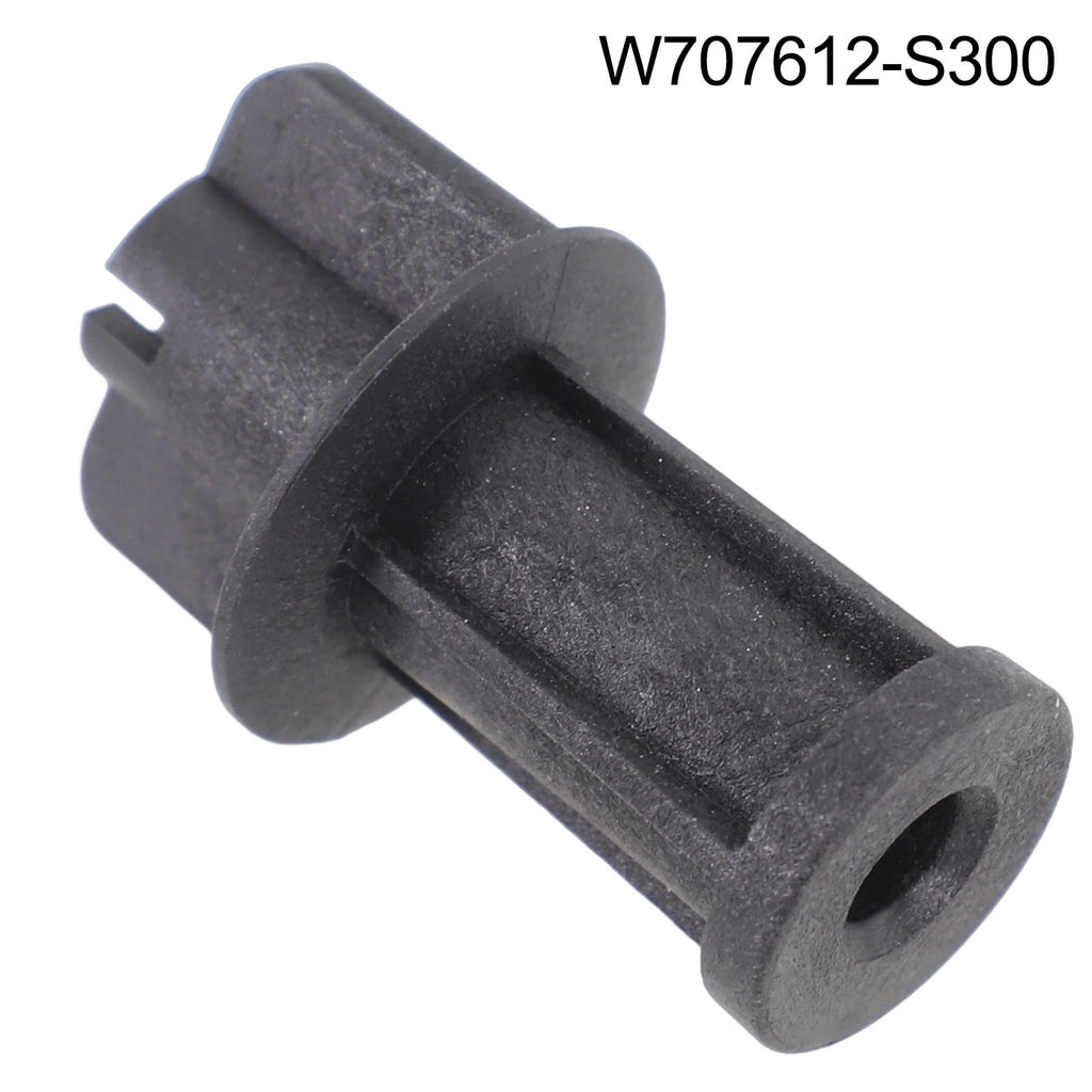Rear Outer Lamp Nut for Ford Focus, Fiesta (W707612-S300, 1182772)