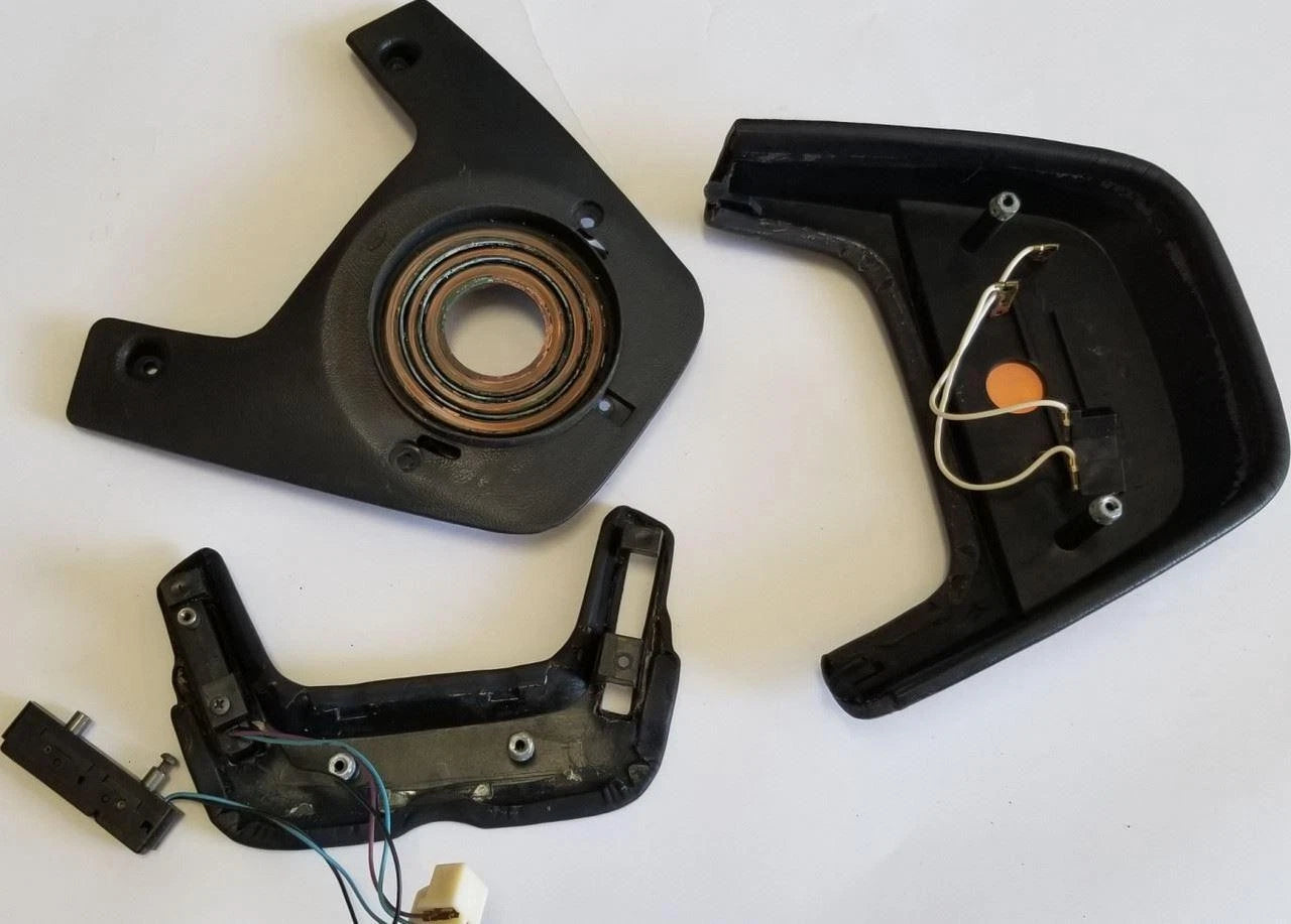 Set of 2 Steering Wheel Cruise Horn Pads for Lincoln Mark VII (1984–1989)