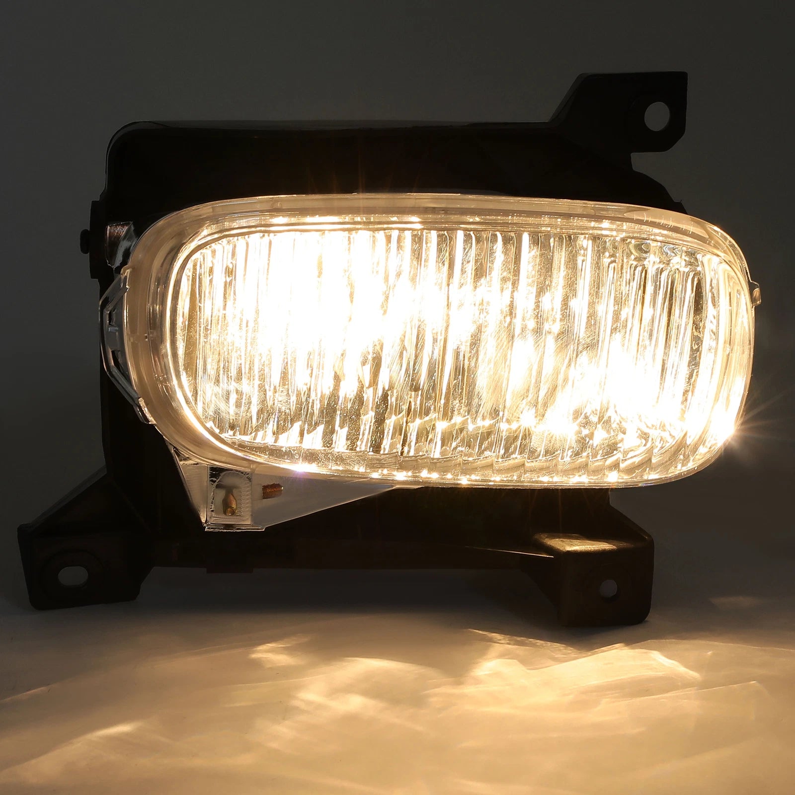 Fog Light Lamp for Toyota Tundra (2000–2006) Front Passenger with Bulb