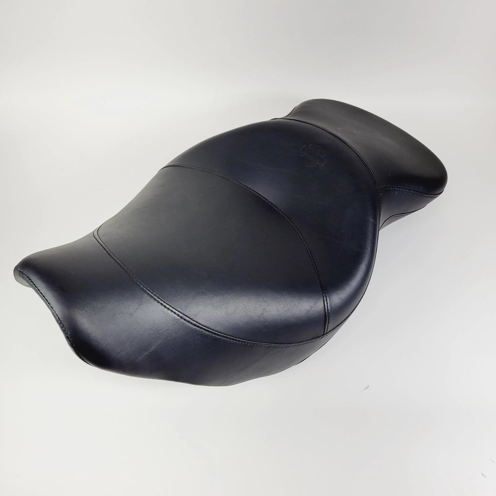 Sundowner Smooth Bucket Seat for Harley Davidson Softail (2007–2017)