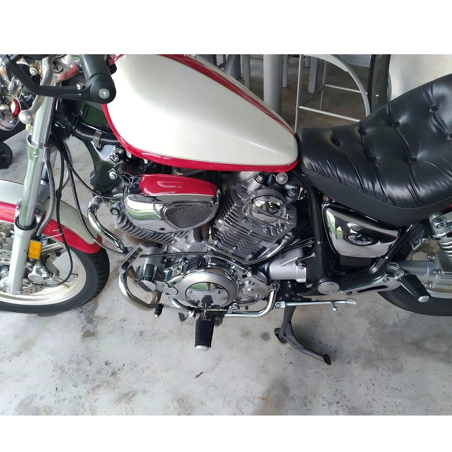Left Fairing Side Panel Battery Cover for Yamaha XV1100 XV750 XV700 (1984–Present)