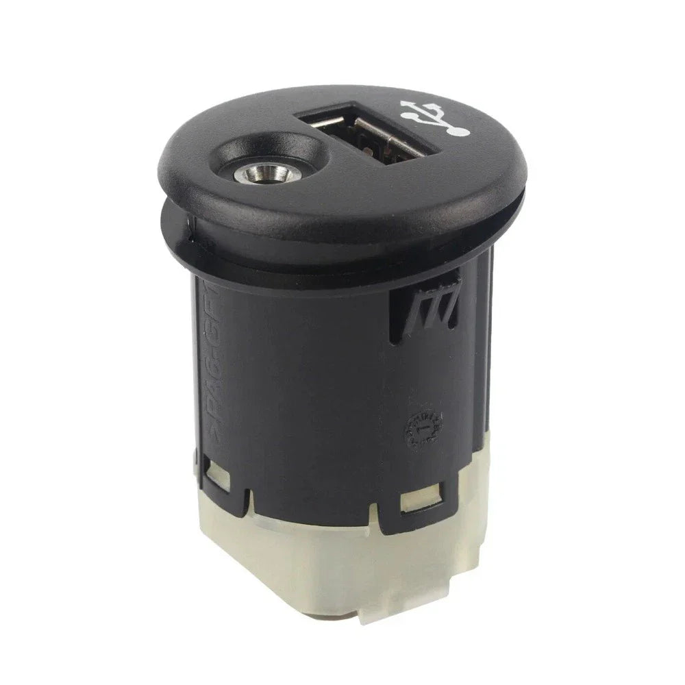 Sound System Auxiliary Jack for Nissan Juke (2011-2013)