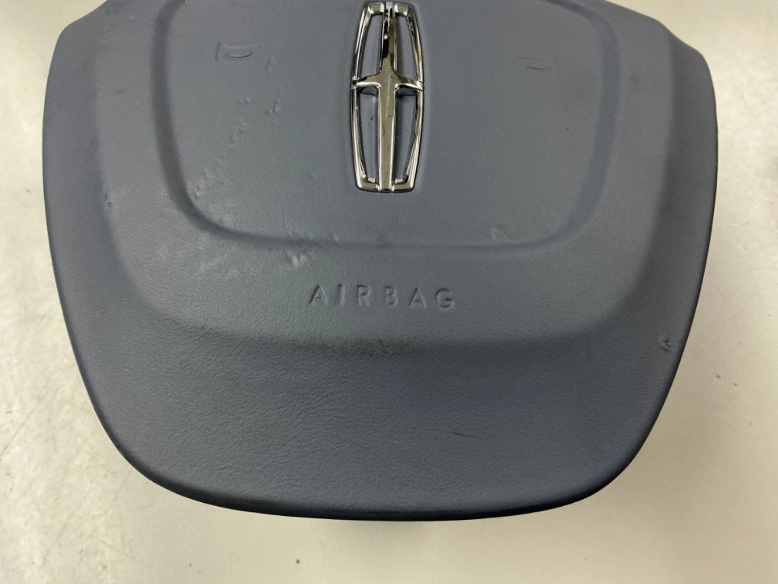 Driver Wheel Airbag for Lincoln Navigator (2018–2024) - Gray