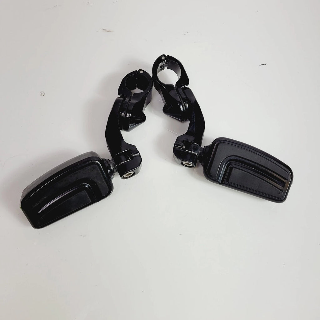 Short Angled Crashbar Mount Footpegs for Harley