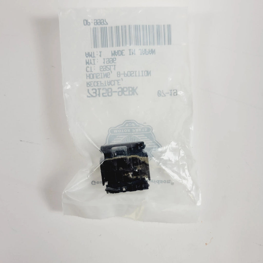 Receptacle Socket Housing B-Position for Harley-Davidson (1996–1996) 73158-96BK