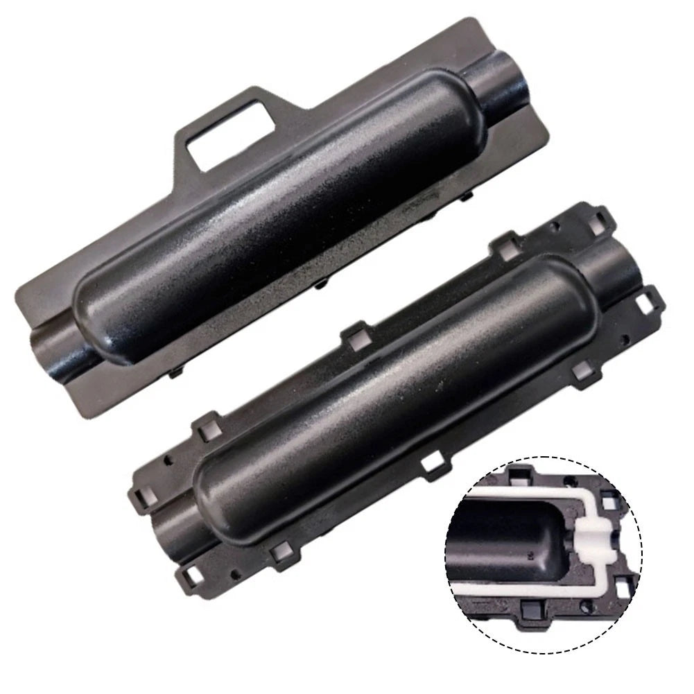 Marine photovoltaic connector protection box with strong temperature resistance
