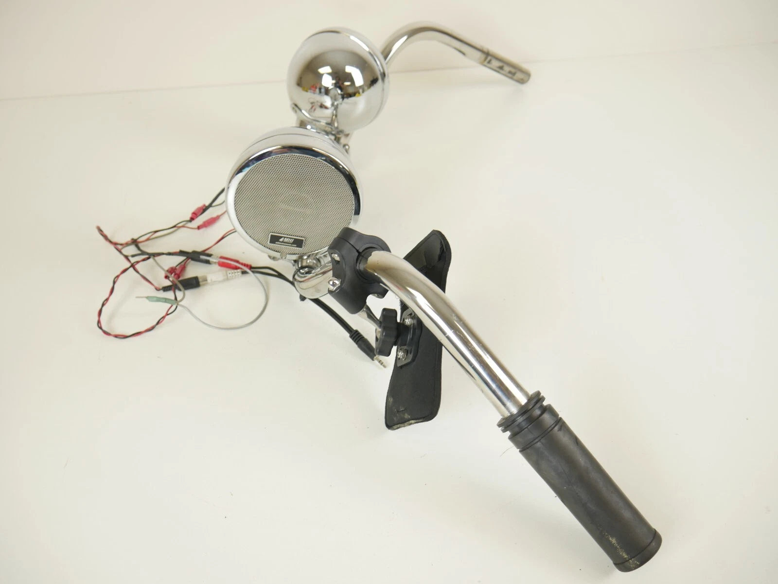 1" Handlebar with Speakers for Harley Sportster XL883 XL1200 Softail Dyna (All Years)