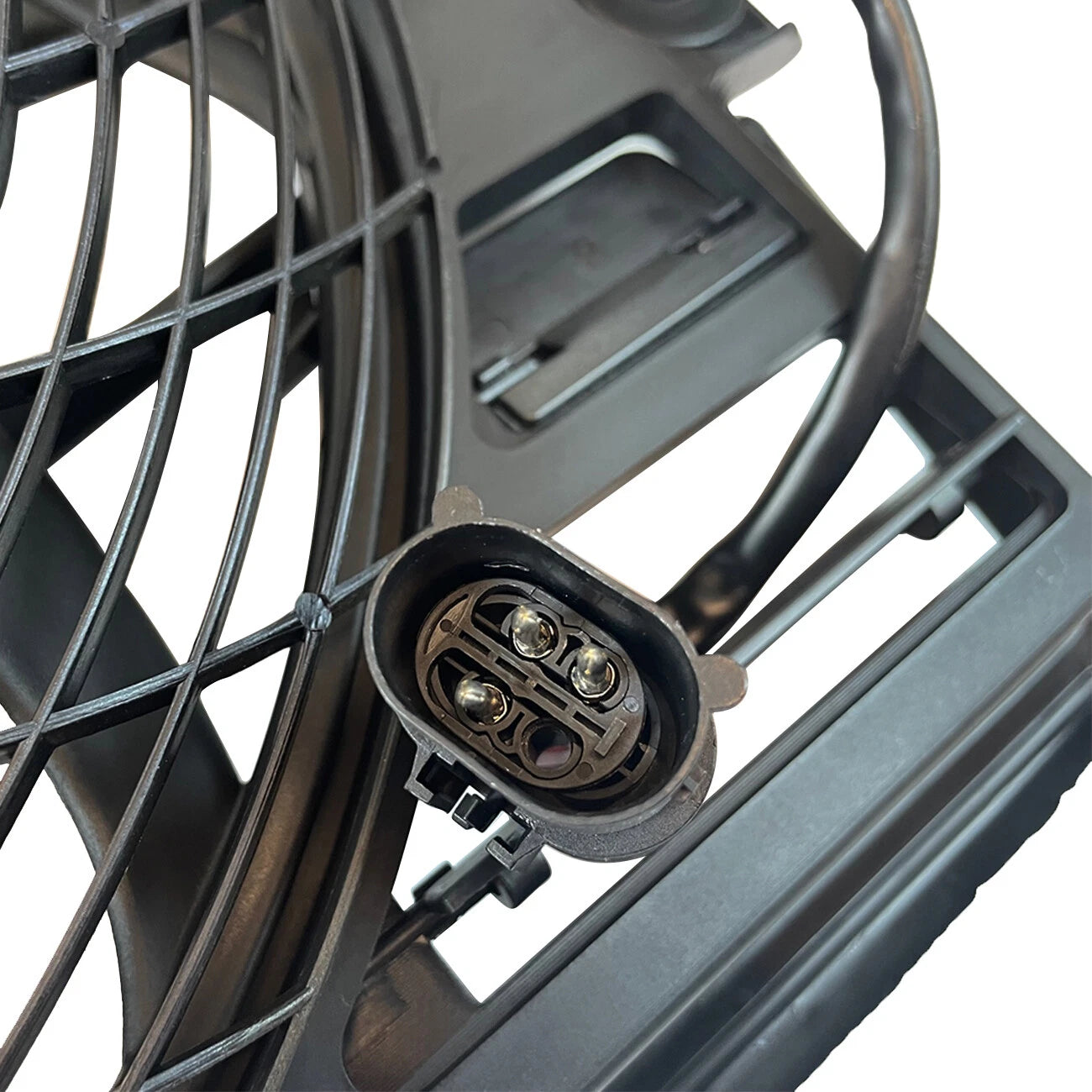 Cooling Fan Assembly for BMW 740i 740iL 750iL Z8 (1994–2003)