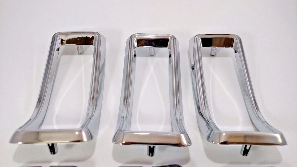Tail Light Bezels Chrome Left Side for Ford Mustang (1967–1968)