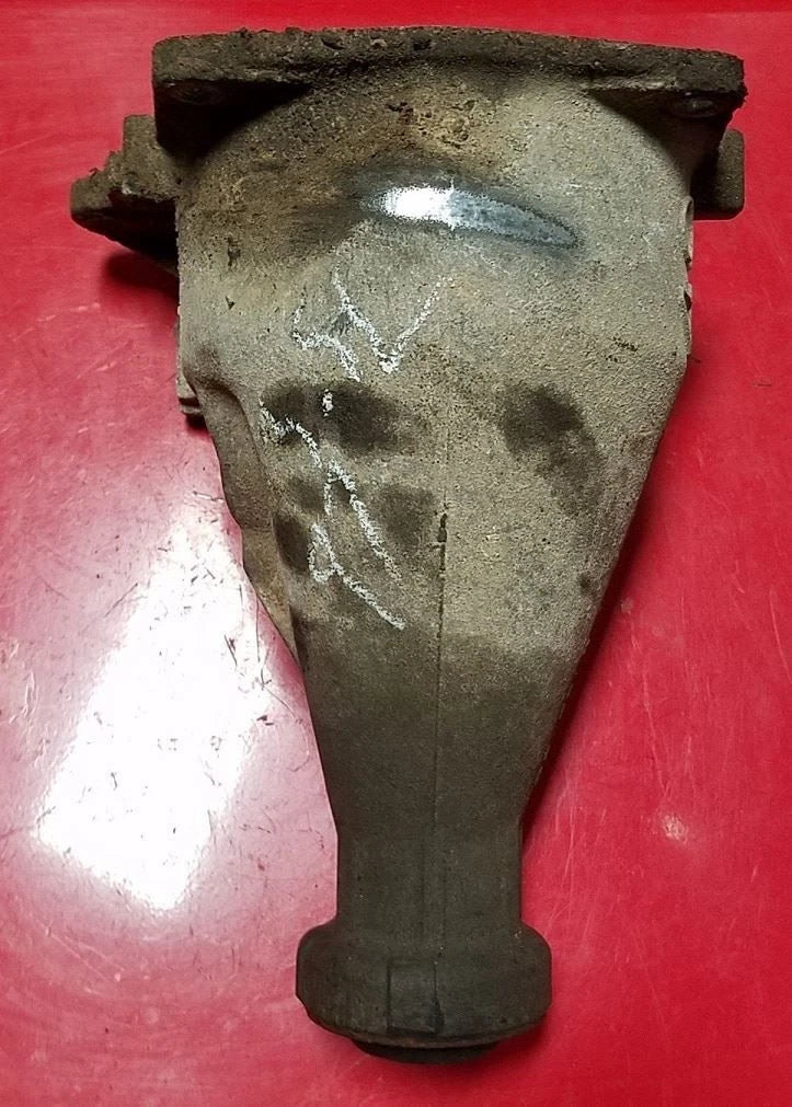 4R70W Tailshaft Extension Housing for Thunderbird Cougar Mark VIII (1993–1998)