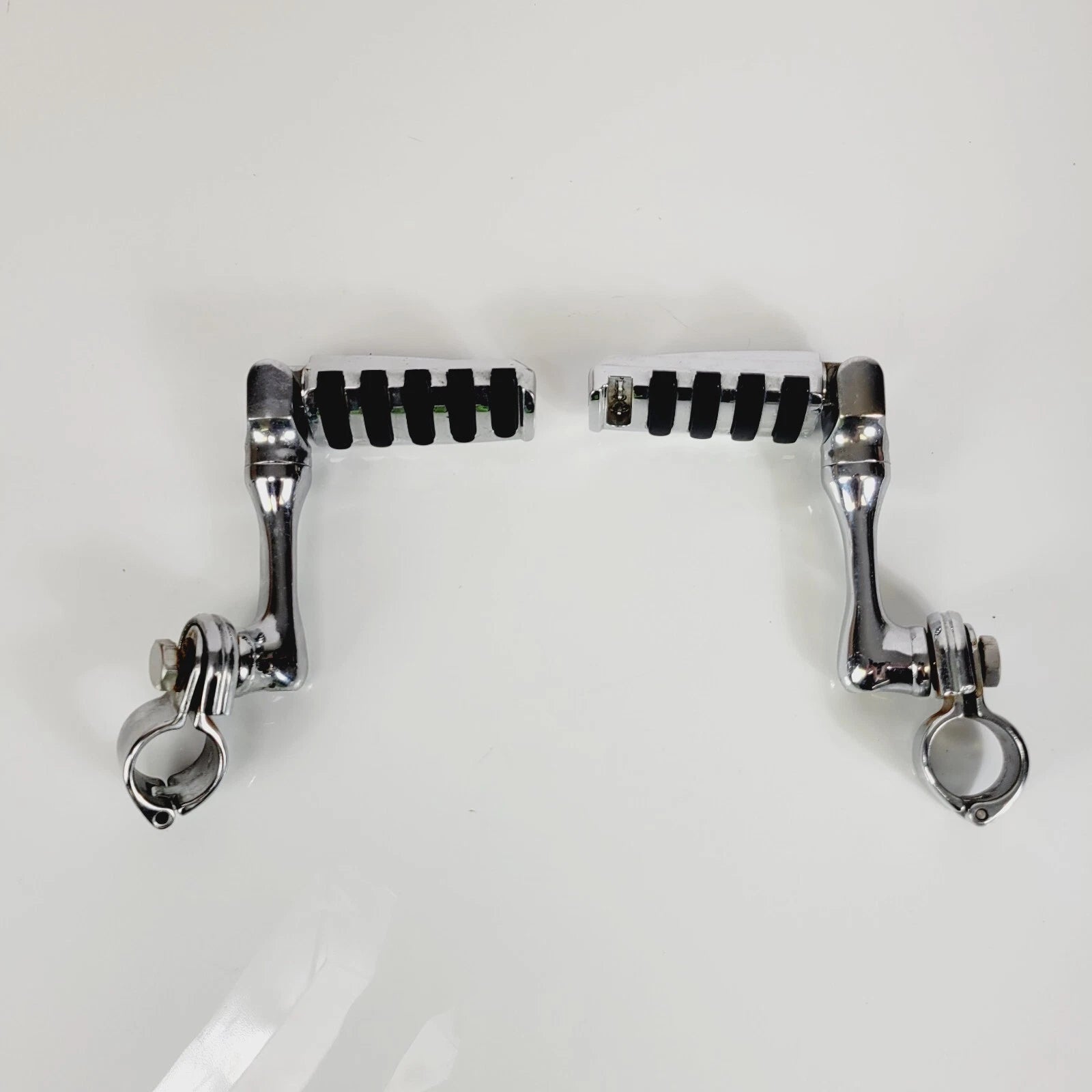 Chrome Highway Footpeg Set for Harley FLHTCU SE4 CVO Electra Glide (2009)