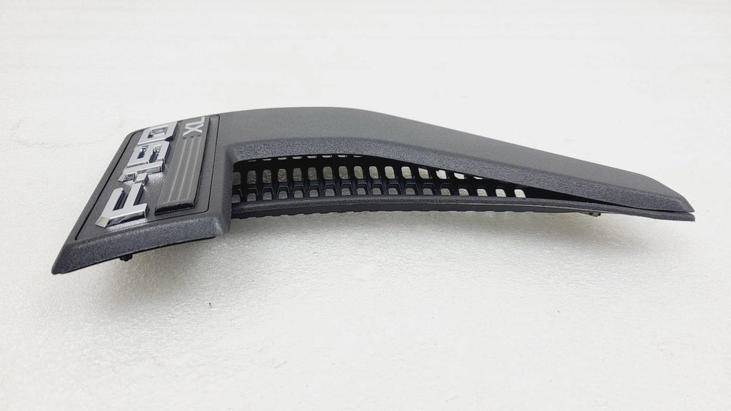 Right Fender Vent Emblem Nameplate for Ford F150 (2021–2025) ML3Z-16720-A