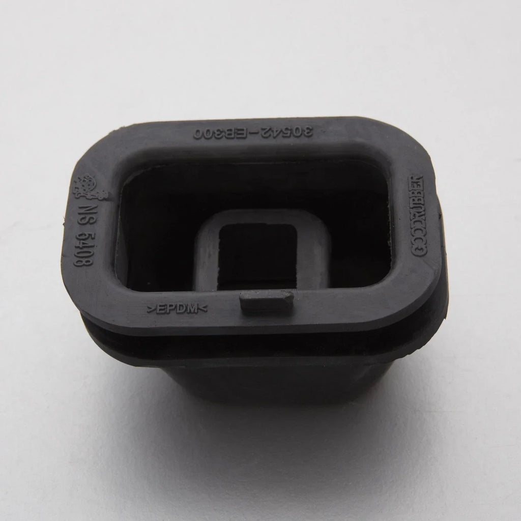 Nissan Navara D40 Clutch Fork Release Rubber Dust Boot for Truck (2005-2015)