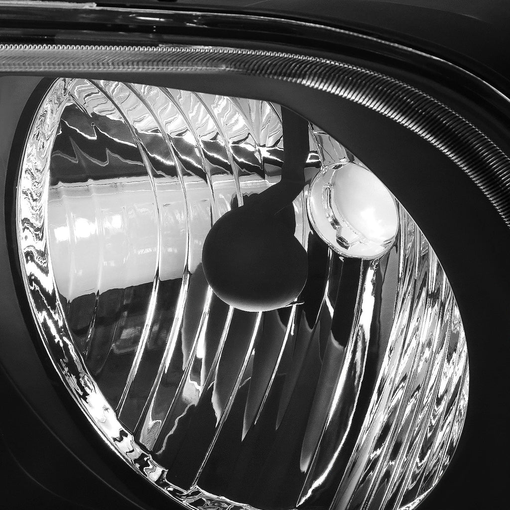 Pair of Black/Clear Corner Headlights for Ford Mustang (2005–2009)