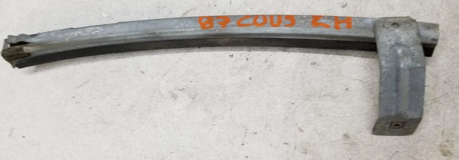 Window Guide Track RH for Thunderbird Cougar (1983–1988)