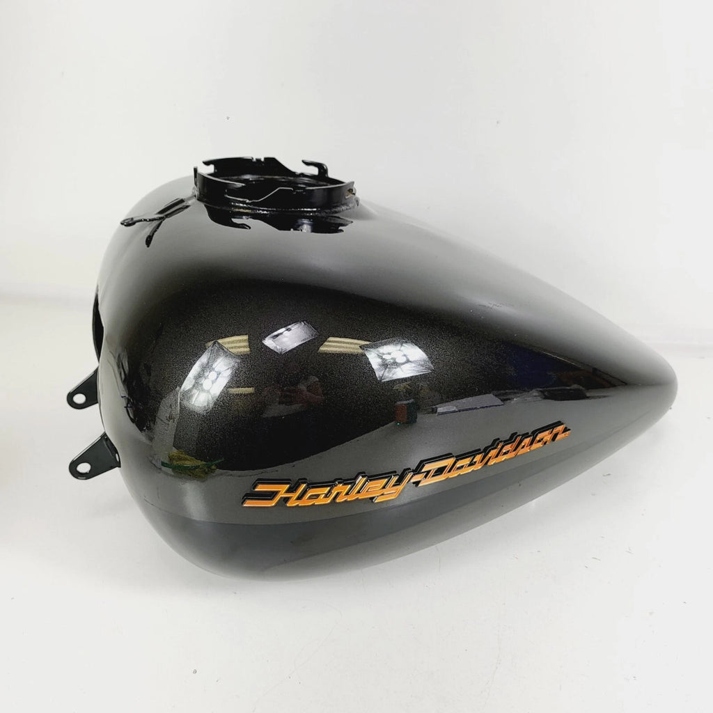 6 Gal Gas Fuel Tank for Harley-Davidson Touring (2008–2023) Silver Flux Black Fuse