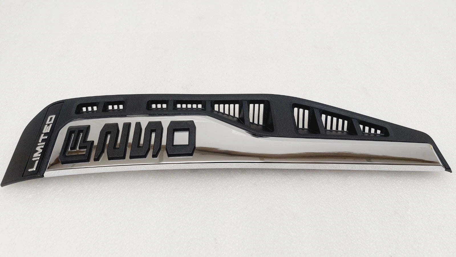 Right Side Fender Vent Emblem for Ford F250 SD Limited (2023–2025) PC3BP000A72AG