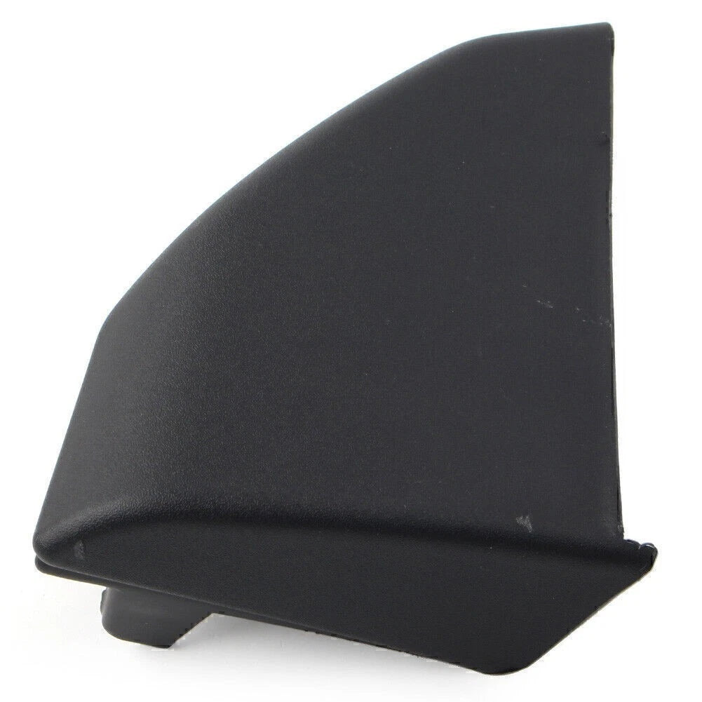 Left Rear Wheelarch End Cap LR010638 for Land Rover Discovery 3 & 4 (2004–2016)