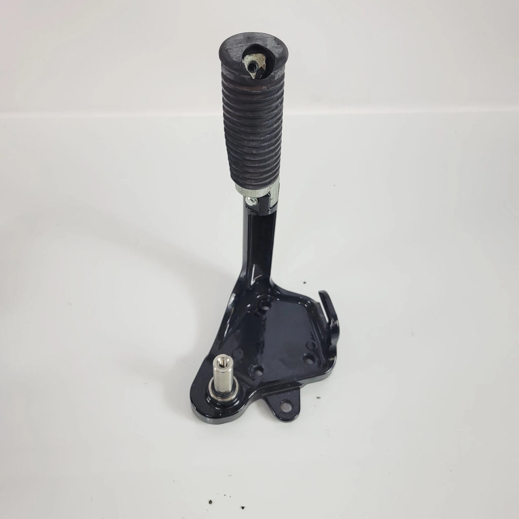 OEM Forward Control Right Footpeg Bracket for Harley Softail Heritage Classic (2005–2017)