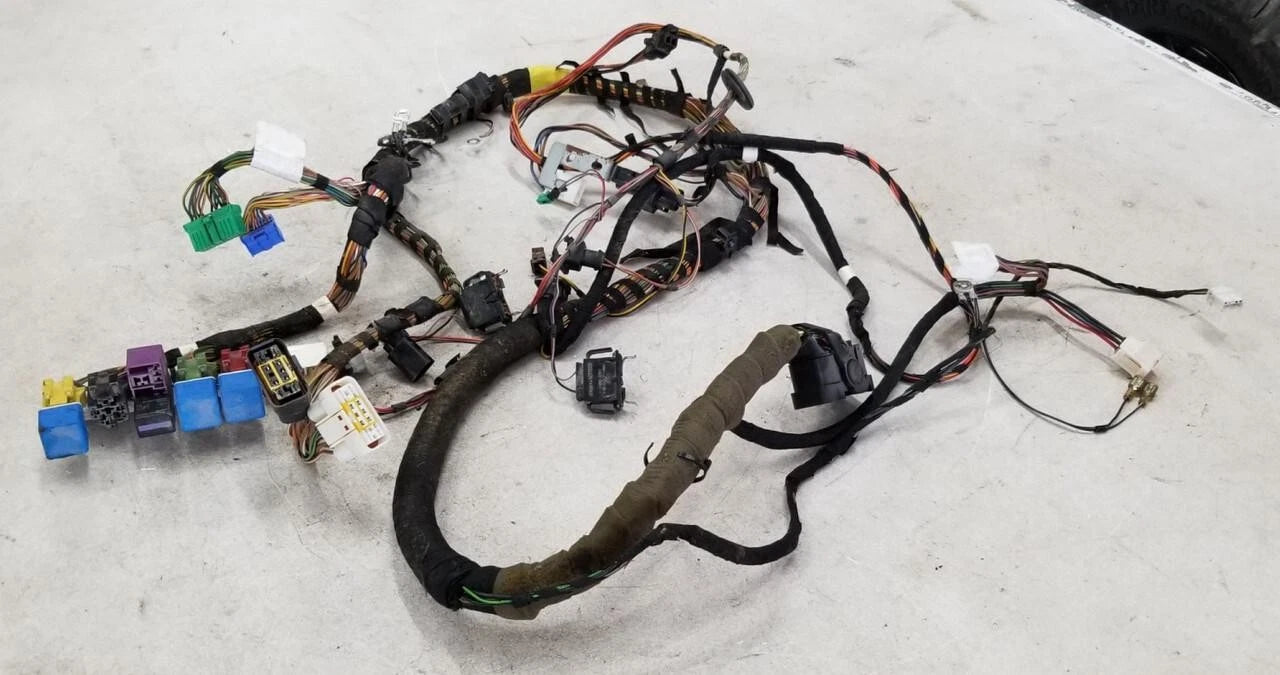 Trunk Boot Wire Harness with Fuse Block for Jaguar XJ12 X300 (1996) LNA3070CE
