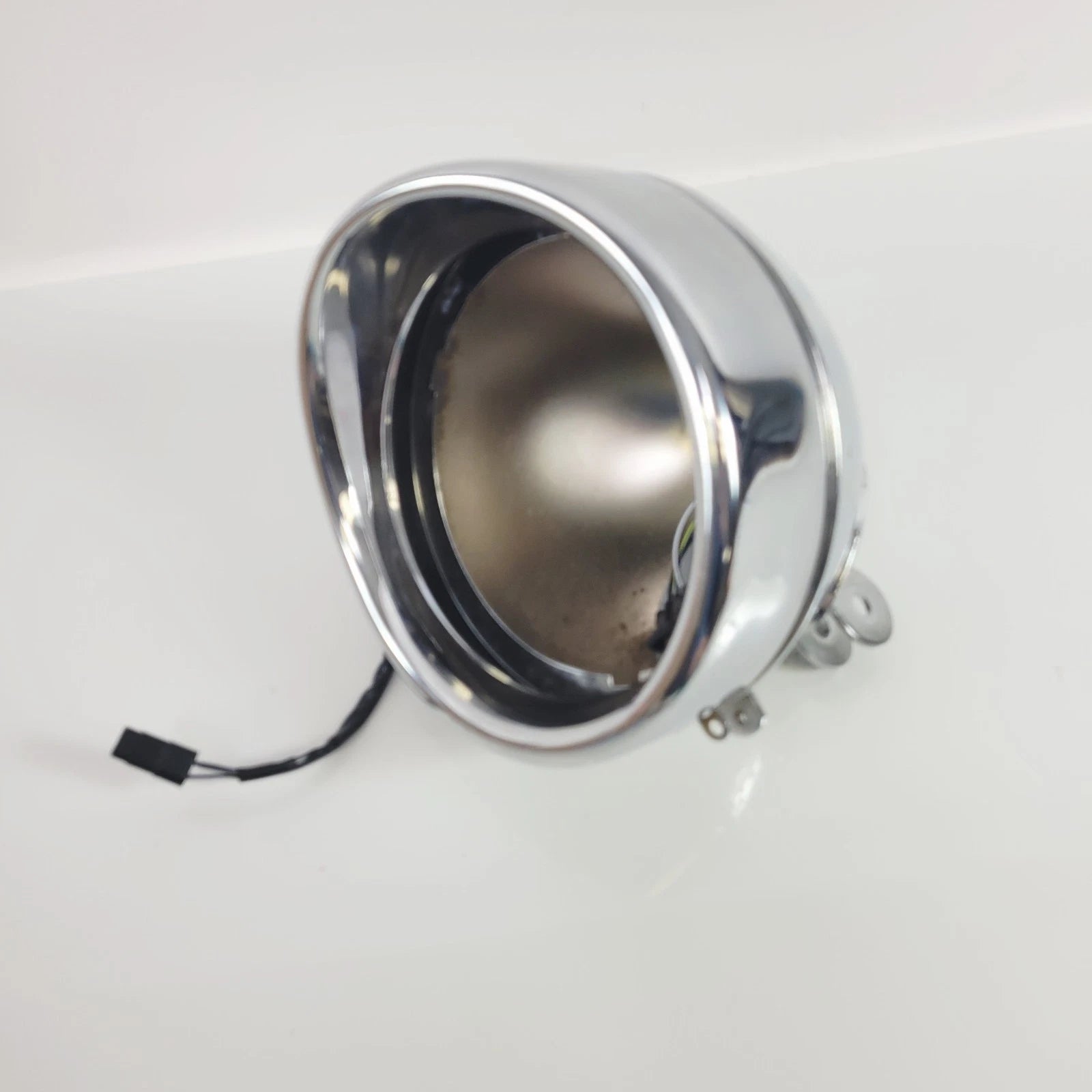 Chrome 7" Headlight Bucket for Harley-Davidson CVO Softail Deluxe (2014–2015)