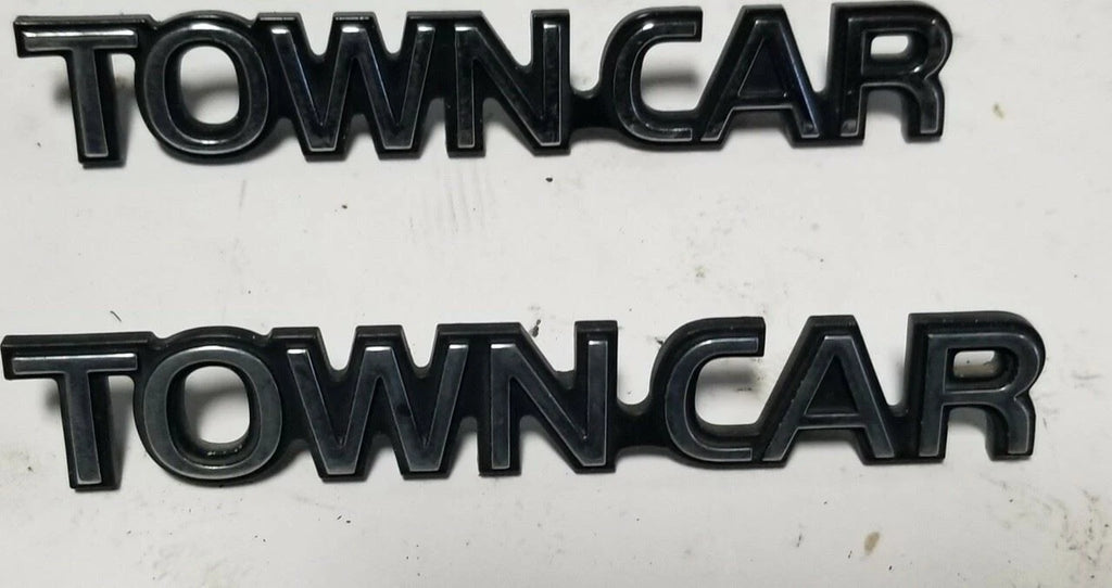 Fender Emblem Set for Lincoln Town Car (1990–1997)