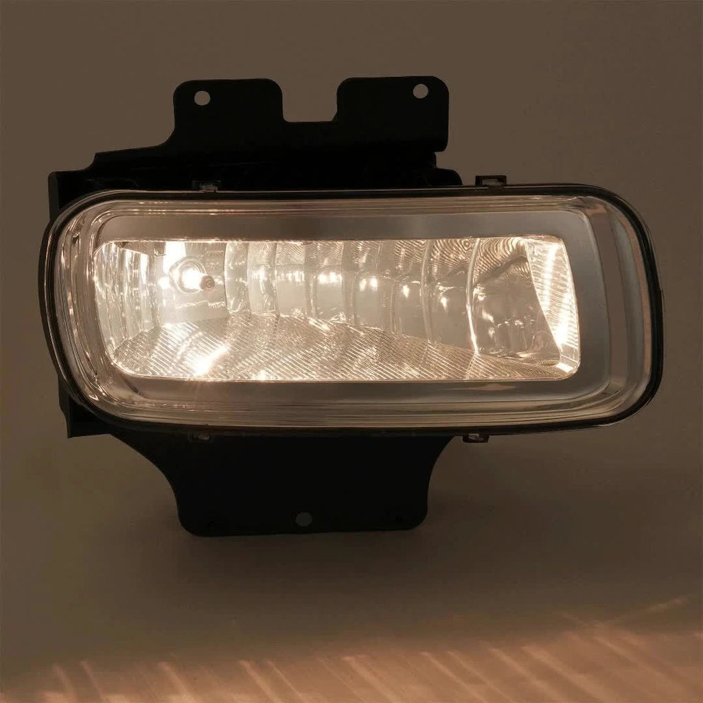 Passenger Side Fog Light for Ford F150 (2004-2006) & Lincoln Mark LT (2006)
