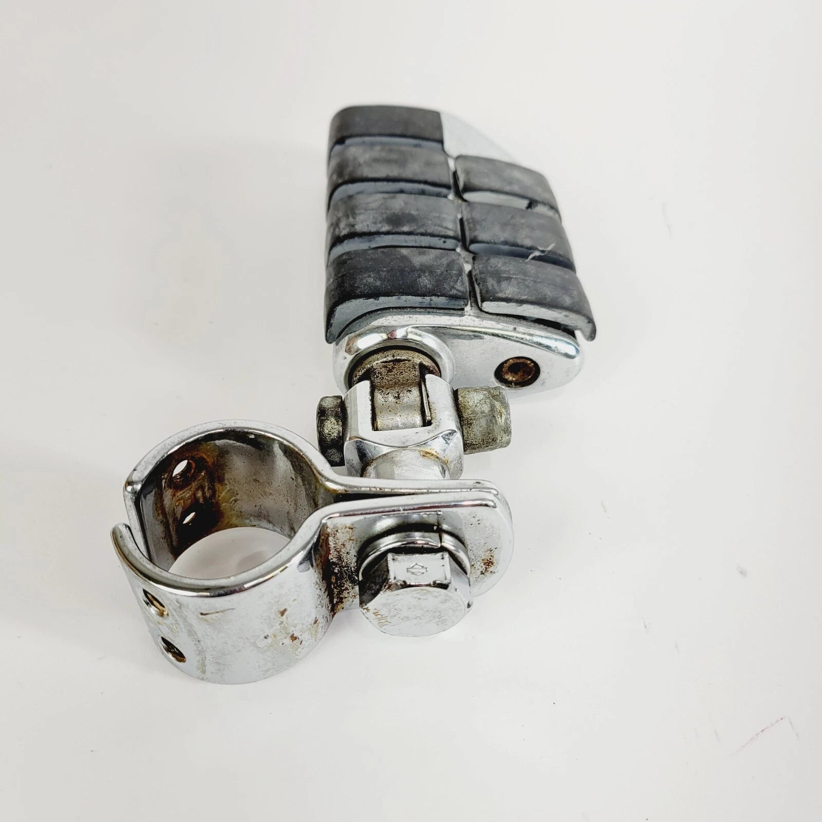 1 1/4" Chrome Engine Guard Mount Clamp for Harley (Fits )