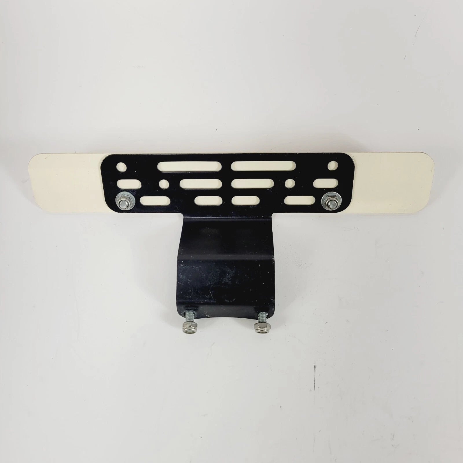 Front License Plate Mount Bracket for Harley-Davidson Softail & Sportster (67900089)