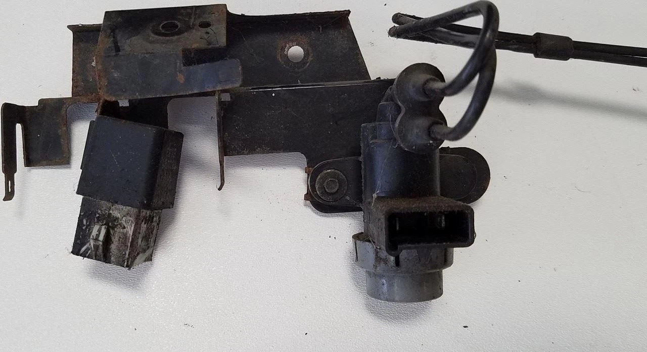 Power Relay with Bracket for Ford Thunderbird Cougar (1989–1992)