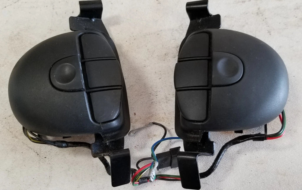 Set of 2 Steering Wheel Cruise Radio Switches for Jaguar XJ8/XJ8L (1998–2003)