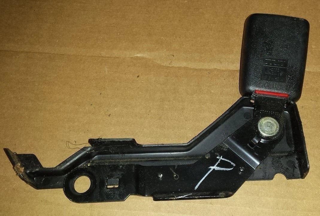 Seat Base Lap Belt Clip for Ford Thunderbird Cougar (1989–1993)