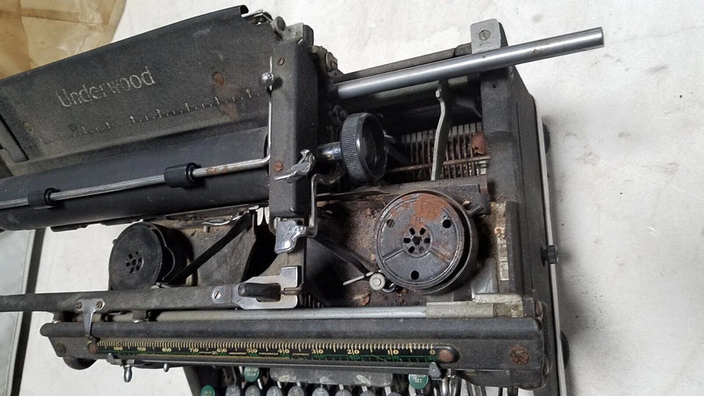 Antique Underwood Standard Typewriter 1923 Art Deco Black Exposed Keys