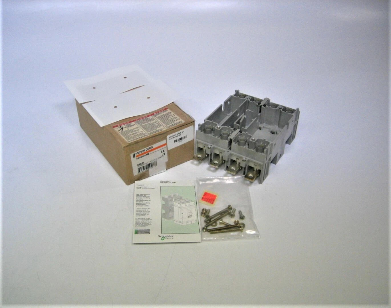 Merlin Gerin 29267 Compact NS100 160 250 4-P Plug-in Base Circuit Breaker