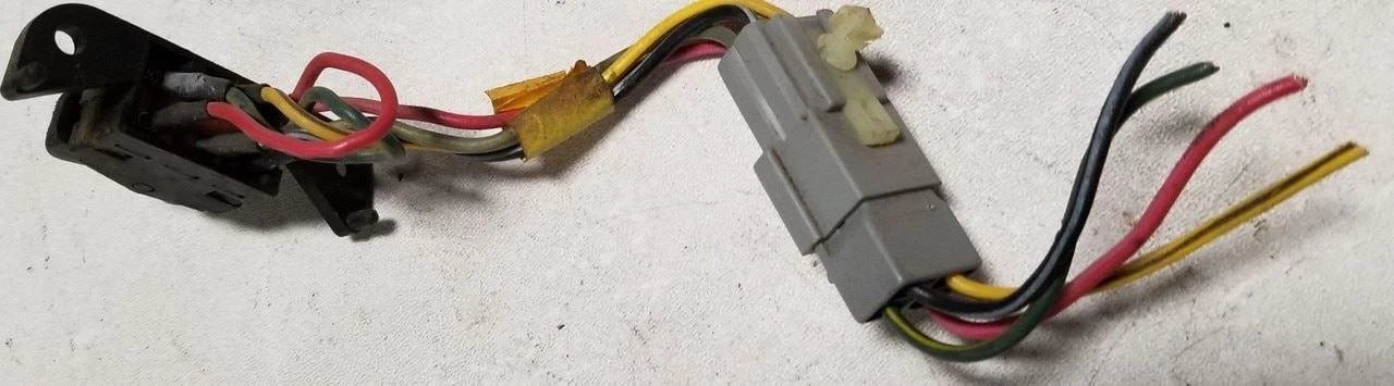 Antenna Switch for Lincoln Mark VII (1984–1989)