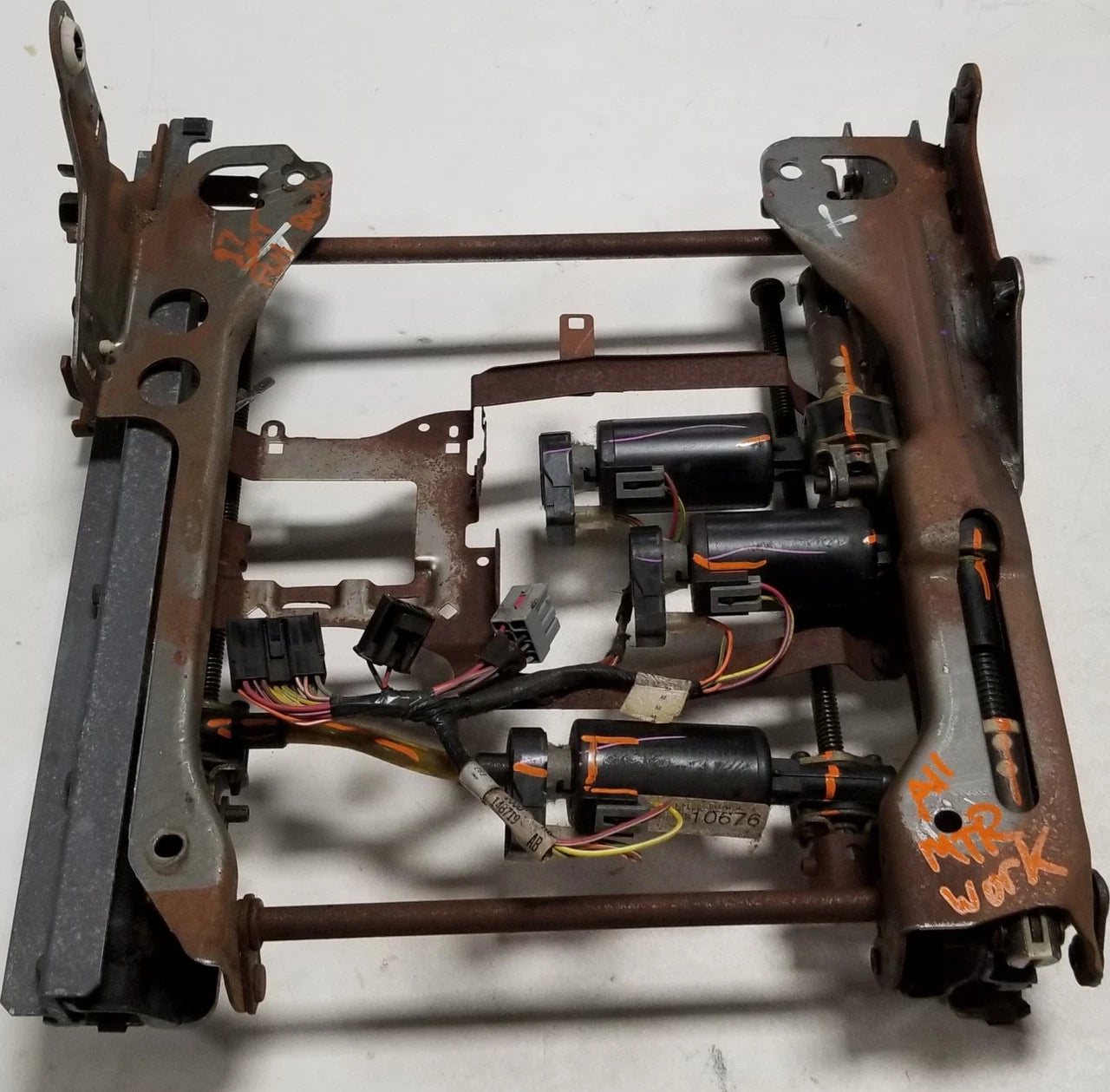 Seat Base Track LH Driver Side for Lincoln Continental (1995–1998)