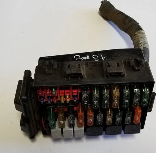 Main Engine Bay Fuse Box with Fuses for Lincoln Mark VIII (1997–1998)