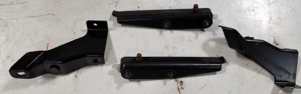 Set of 2 Front Bumper Brackets for Jaguar XK8 XKR (1997–2000)