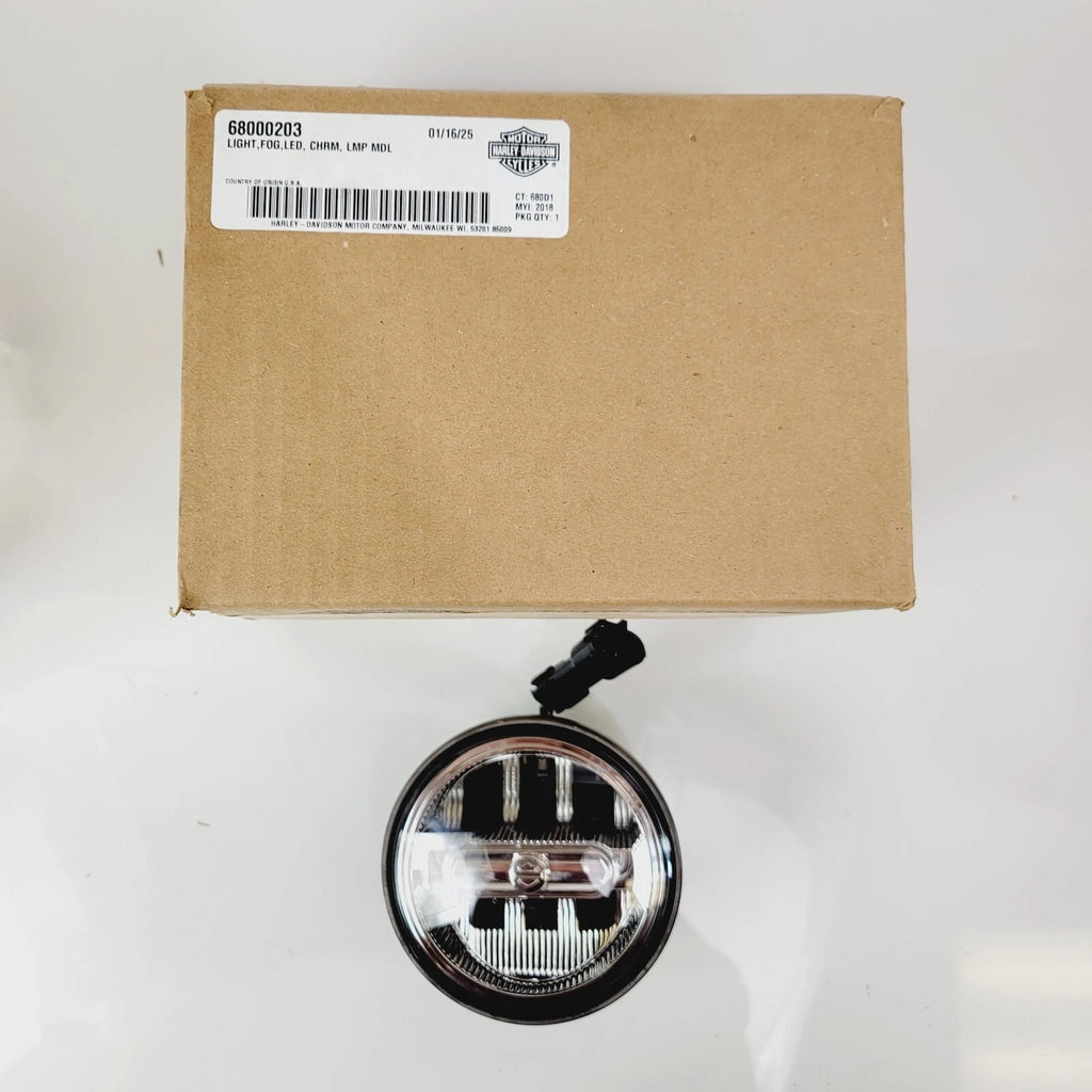 LED Spot Light Fog Light Passing Lamp for Harley-Davidson Softail Tri Glide (68000203)