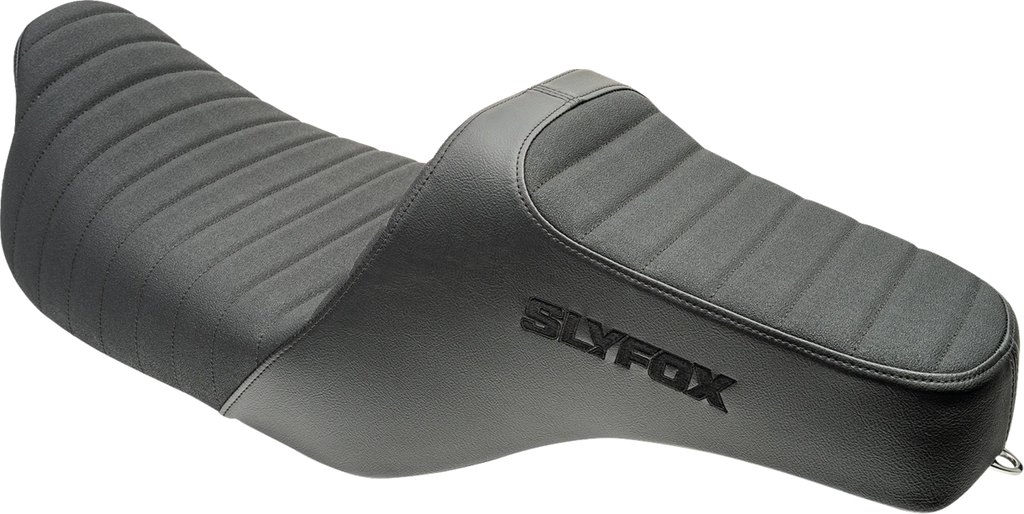 SLYFOX Highnoon Seat for FLH/FLT (2008–2024) - Vinyl, Classic Stitch, Black Logo