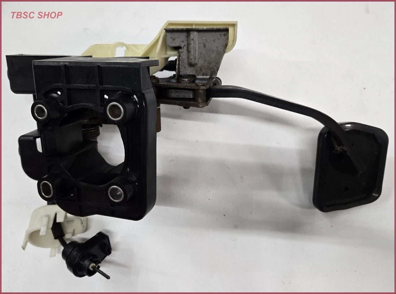 Brake Pedal Assembly for Jaguar XJ8 XJ8L X350 (2004–2007) 2R832450A