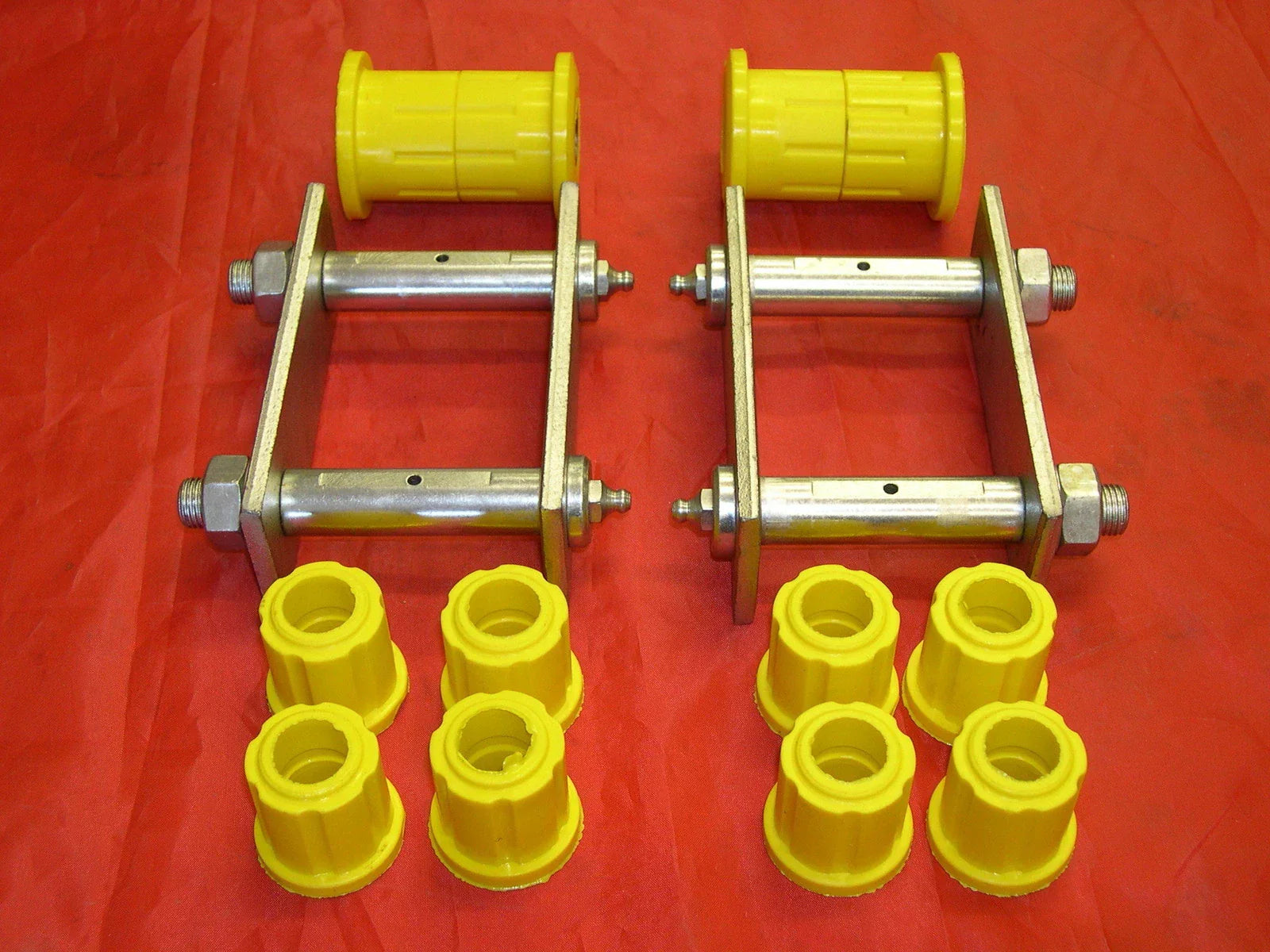 2 x Greasable Rear Suspension Spring Shackles & Bush Kit for Isuzu D-Max (06-12)