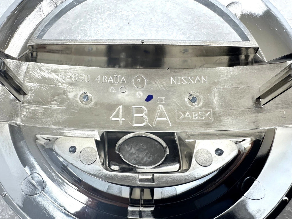 Front Emblem with Camera Spot for Nissan Murano (2015–2023) 62890-4BA0A
